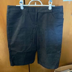 Pantology Medium-Length Black Shorts